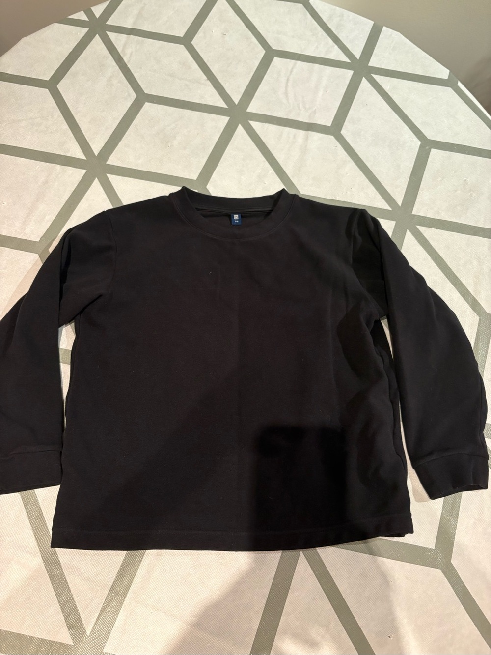3/15$ Uniqlo Black Long-Sleeve Crewneck Tee